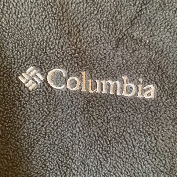 Columbia quarter zip - Picture 2 of 5